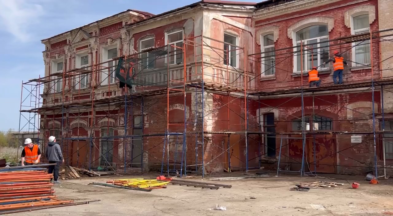В Саратове продолжается реконструкция административного здания мельницы Рейнеке